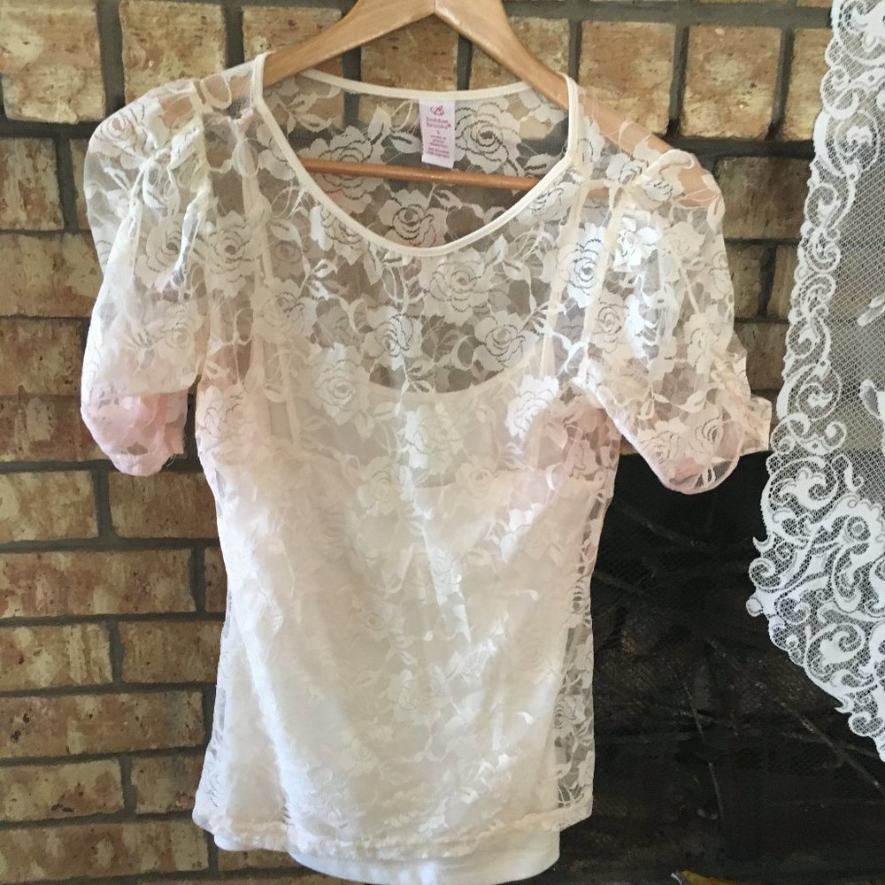Lacy underblouose